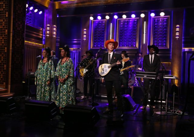 David Byrne Performs William Onyeabor’s “Fantastic Man” With Pat Mahoney and Sinkane on Fallon