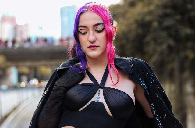 Advanced Version Of Draping A Jacket Over Your Shoulders