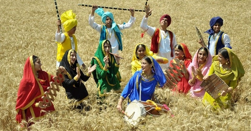 How is Vaisakhi celebrated