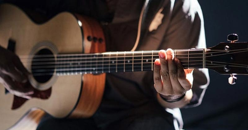 Best Acoustic Guitars Under 5000