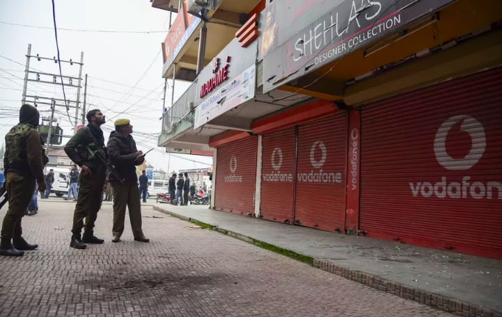 WhatsApp accounts in Kashmir