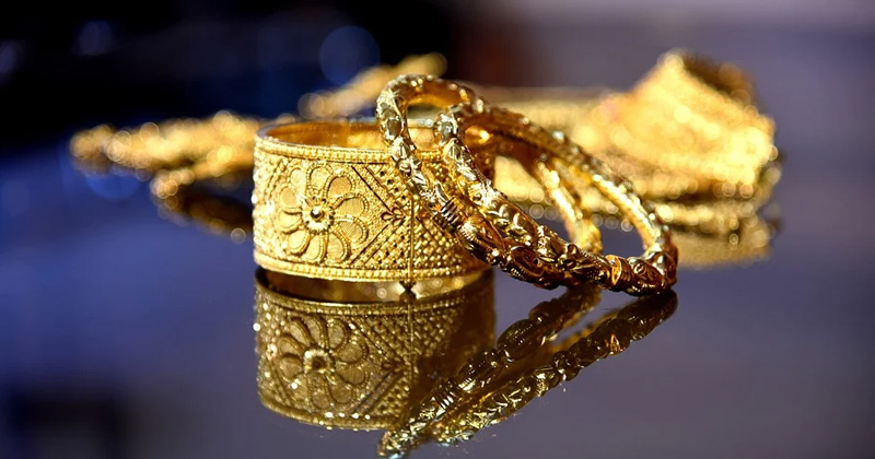 How to Clean Gold Jewelry