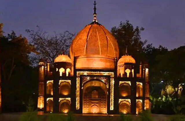 Taj Mahal Replica | Noida Waste Theme Park