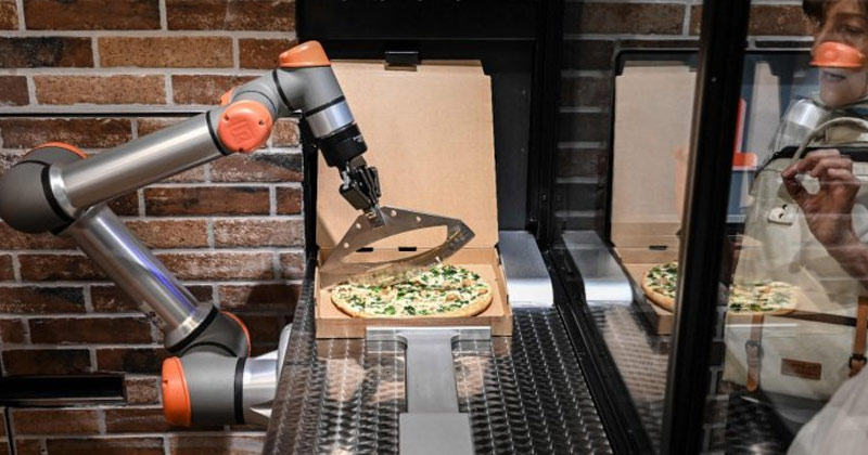 Robots Making Pizza in Paris