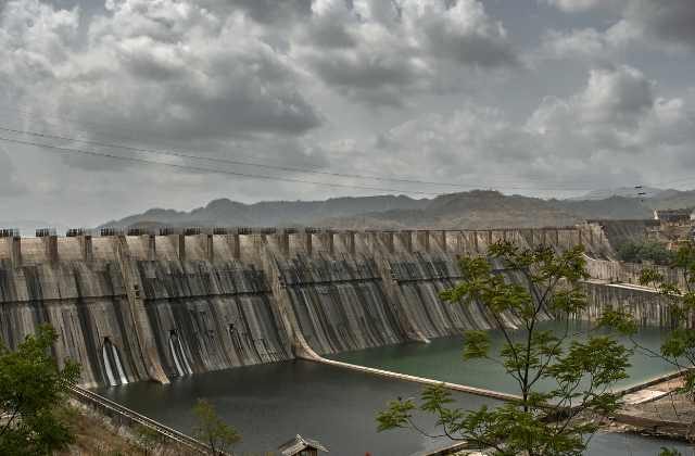 Exploring India's Largest Dam: Unveiling a Majestic Engineering