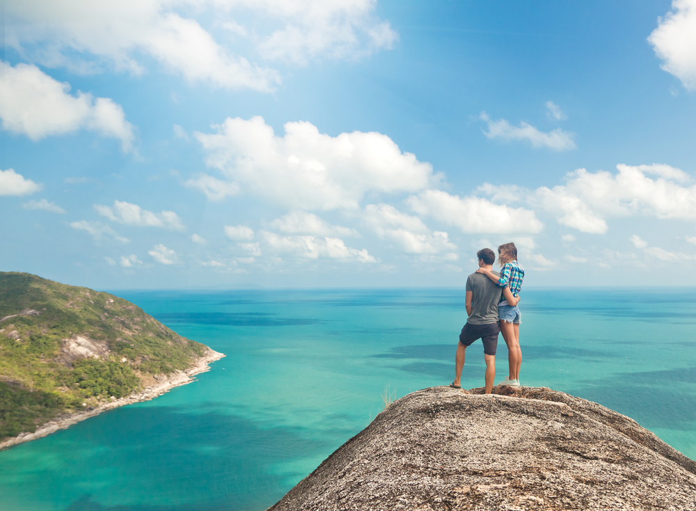 10 Tips to Survive Traveling as a Couple