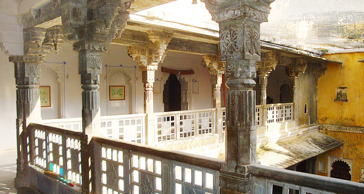 Places to Visit in Udaipur | City of Lakes | Lake Palace Udaipur